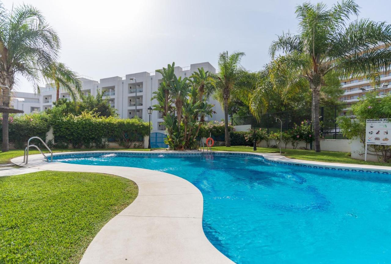 Malagasuite Lux Beach & Pool Торремолинос